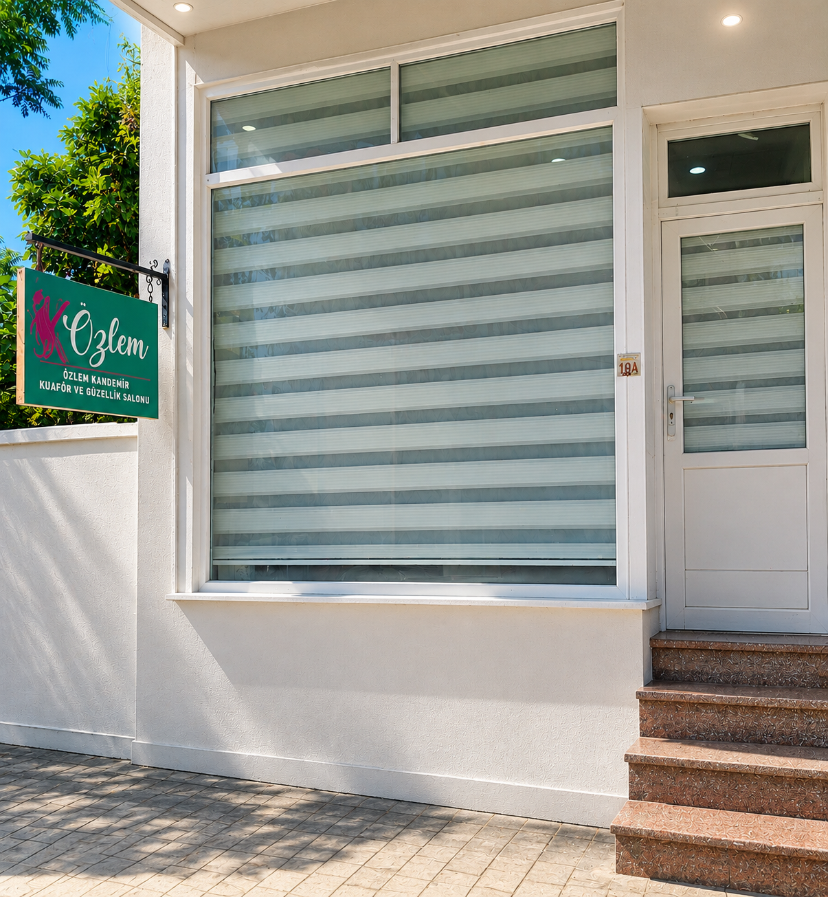 ÖZLEM KANDEMİR KUAFÖR VE GÜZELLİK SALONU logo